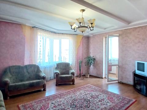 квартира за адресою Тролейбусна вул., 28