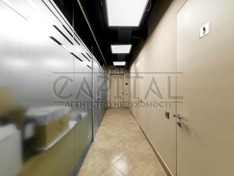 комерційна за адресою Андрія Верхогляда вул. (Михайла Драгомирова), 14-А