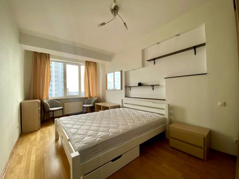 квартира за адресою Дніпровська набережна вул., 1-А