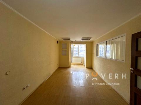 комерційна за адресою Зеновія Красівського вул., 3