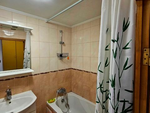 квартира за адресою Київ, Володимира Івасюка просп. (Героїв Сталінграду), 49-Б