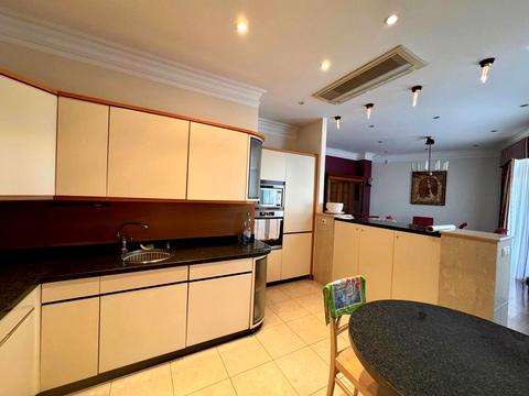 квартира за адресою Обсерваторна вул., 10