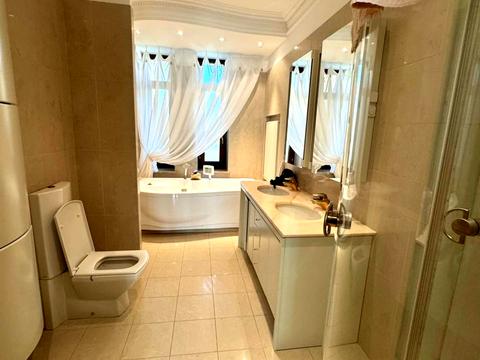 квартира за адресою Обсерваторна вул., 10