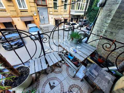 комерційна за адресою Саксаганського вул., 44-А
