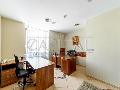 комерційна за адресою Тараса Шевченка бульв., 33