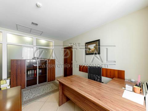 комерційна за адресою Тараса Шевченка бульв., 33