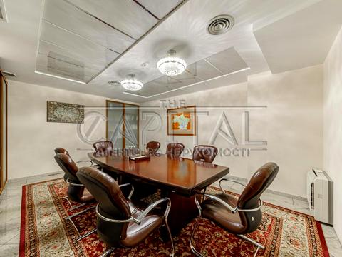 комерційна за адресою Тараса Шевченка бульв., 33