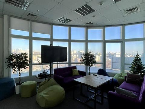 комерційна за адресою Київ, Миколи Амосова вул., 12