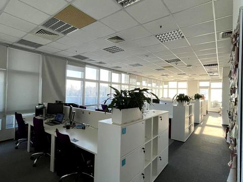 комерційна за адресою Київ, Миколи Амосова вул., 12