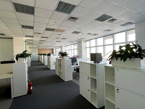 комерційна за адресою Київ, Миколи Амосова вул., 12