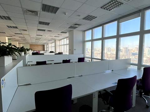 комерційна за адресою Київ, Миколи Амосова вул., 12