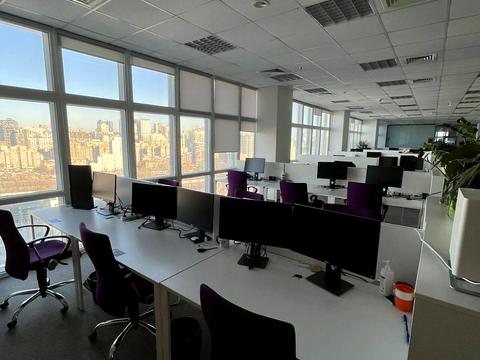 комерційна за адресою Київ, Миколи Амосова вул., 12