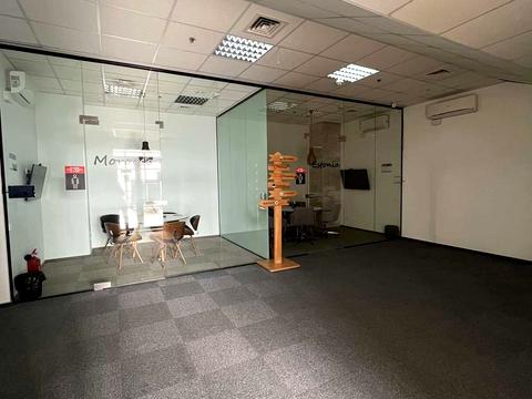 комерційна за адресою Київ, Миколи Амосова вул., 12