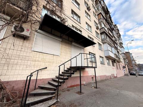 комерційна за адресою Казимира Малевича вул. (Боженка), 111