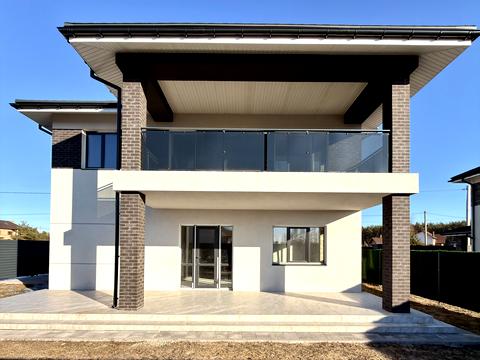 дом по адресу с. Дмитровка, Зоряна