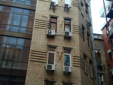 комерційна за адресою Жилянська вул., 53