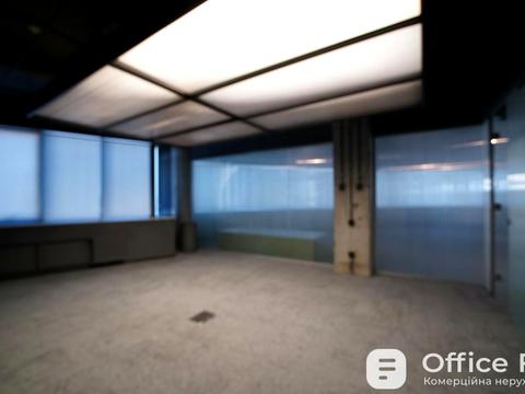 комерційна за адресою Володимирська вул., 12
