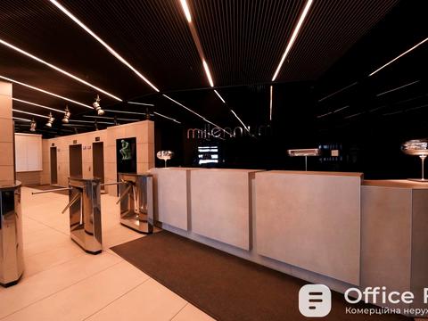 комерційна за адресою Володимирська вул., 12