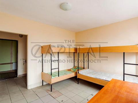 комерційна за адресою Робітнича вул., 2а