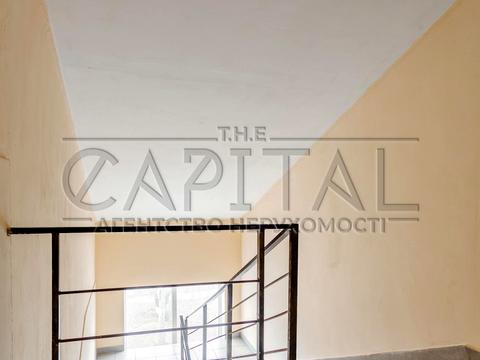 комерційна за адресою Робітнича вул., 2а