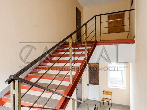 комерційна за адресою Робітнича вул., 2а