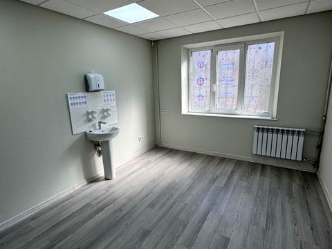 комерційна за адресою Драгоманова вул., 27