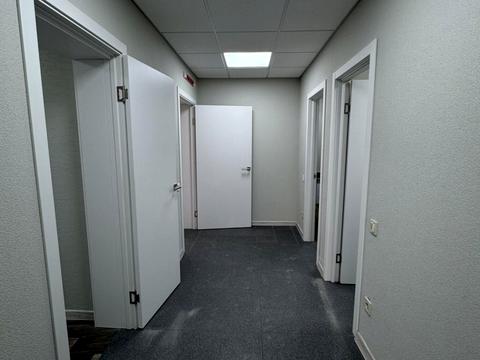 комерційна за адресою Драгоманова вул., 27