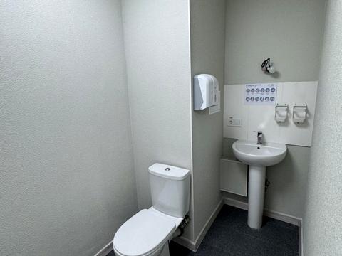 комерційна за адресою Драгоманова вул., 27