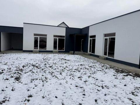 будинок за адресою центральна