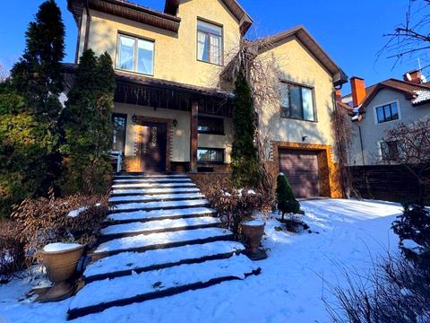 будинок за адресою молодіжна