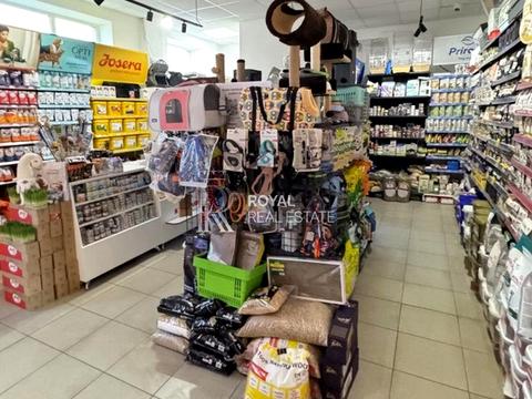 комерційна за адресою Авіаконструктора Антонова вул., 35