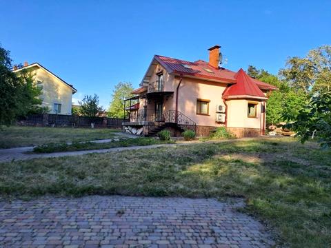 будинок за адресою українська