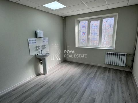 комерційна за адресою Драгоманова вул., 27