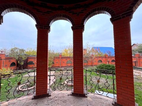 будинок за адресою Центральної Ради вул.