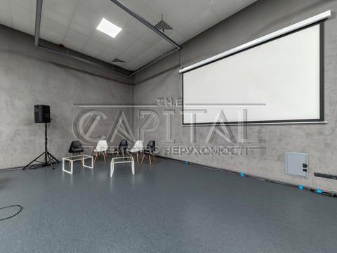 коммерческая по адресу Антоновича ул. (Горького), 50