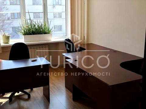 комерційна за адресою Шовковична вул., 7-А