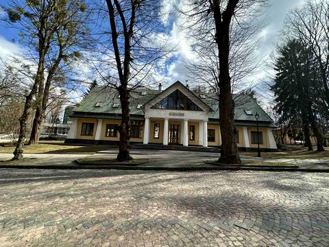 коммерческая по адресу Самчука ул. (Пархоменко), 22