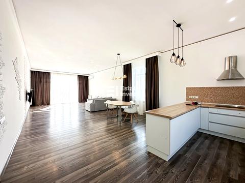 дом по адресу Світла