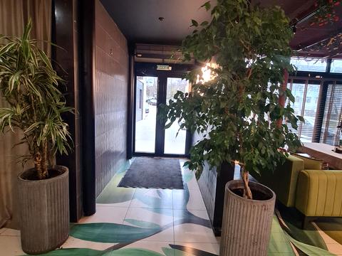 комерційна за адресою Сергія Скальда вул. (Комарова), 1