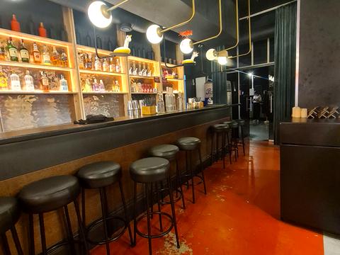 комерційна за адресою Сергія Скальда вул. (Комарова), 1