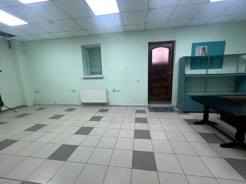 комерційна за адресою Келецька вул., 126