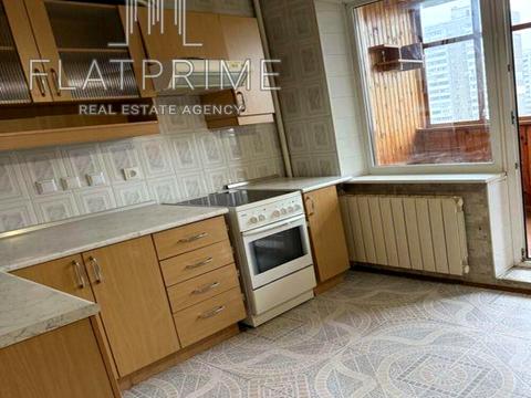 квартира за адресою Анни Ахматової вул., 15