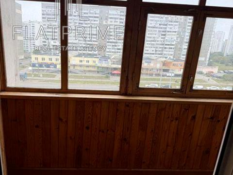 квартира за адресою Анни Ахматової вул., 15