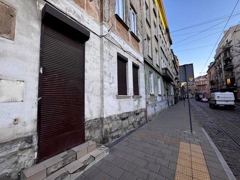 коммерческая по адресу Русовых ул., 4