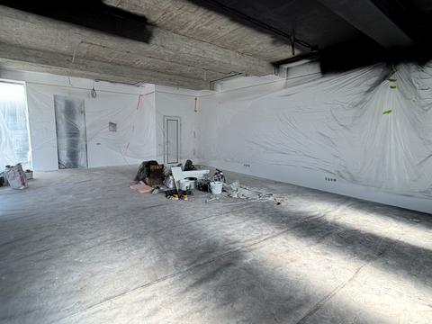 комерційна за адресою Миколи Карнаухова вул. (Мірющенка), 21