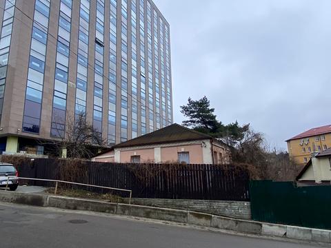 будинок за адресою Валерія Лобановського просп. (Червонозоряний), 56/21-А