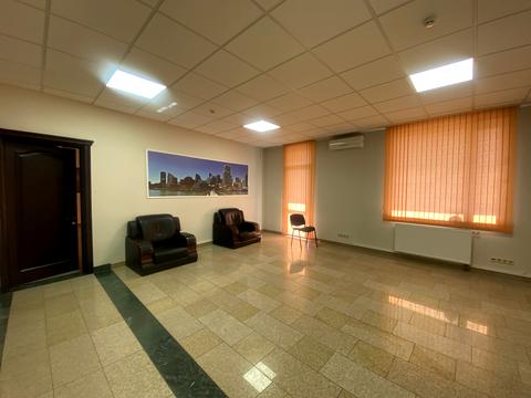 комерційна за адресою Героїв Небесної Сотні вул. (Уральська), 1