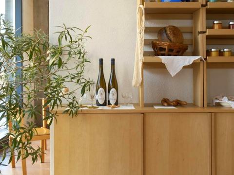 комерційна за адресою Салютна вул., (Будинок 02301-02303)