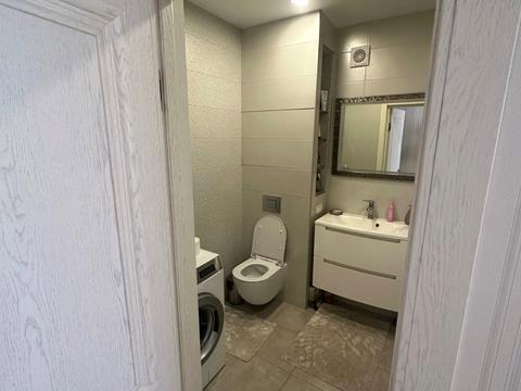 квартира за адресою Космічна вул., 11