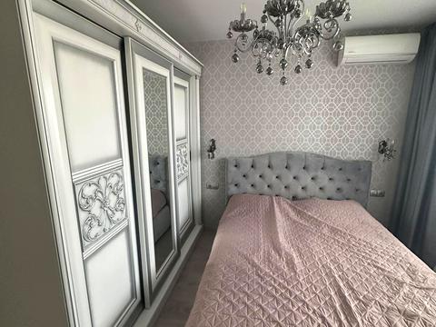 квартира за адресою Космічна вул., 11